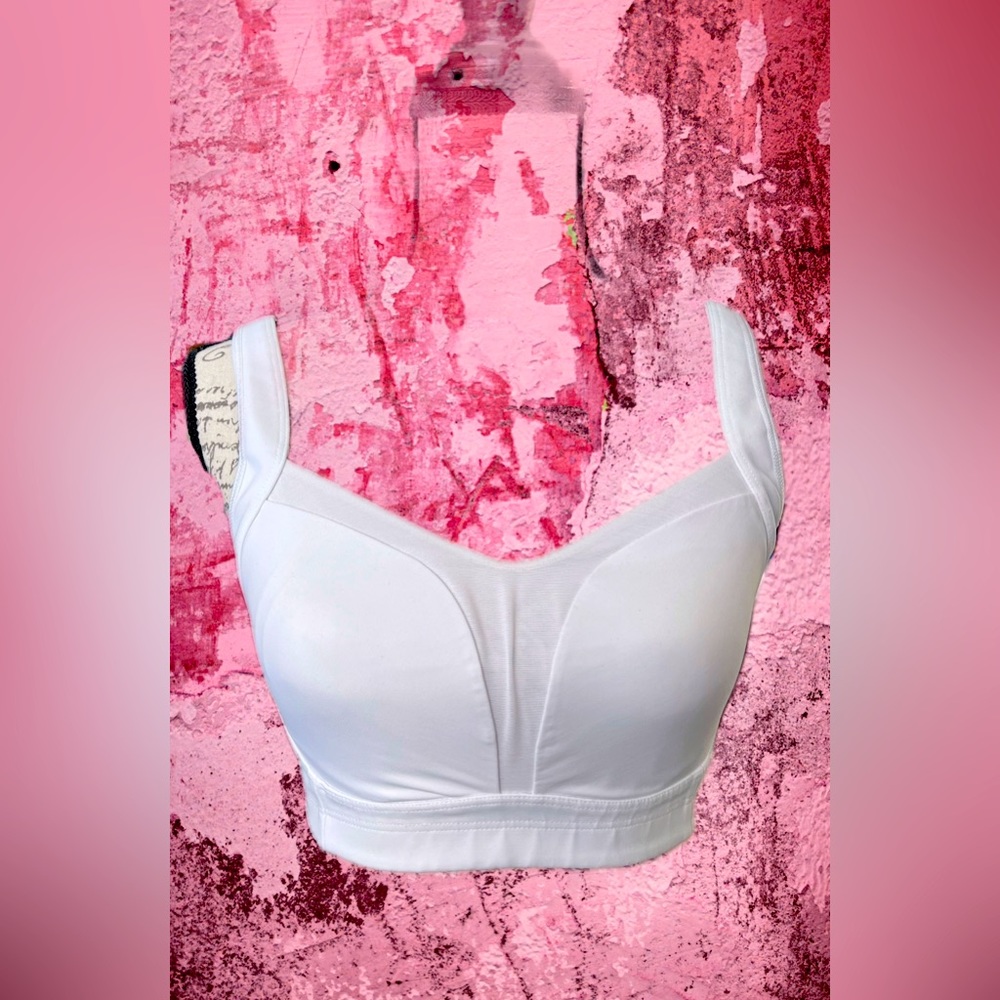 White Lululemon adjustable strap sports bra